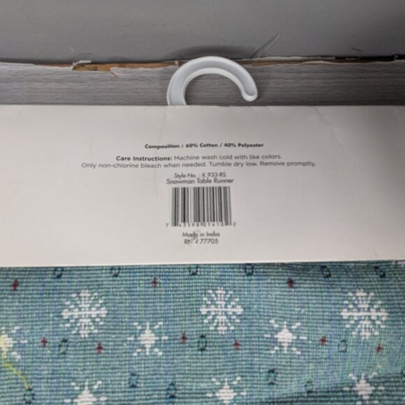 NWT Holiday Style Blue & White Snowman Tapestry Rectangle Table Runner 13" x 70" - Picture 8 of 10
